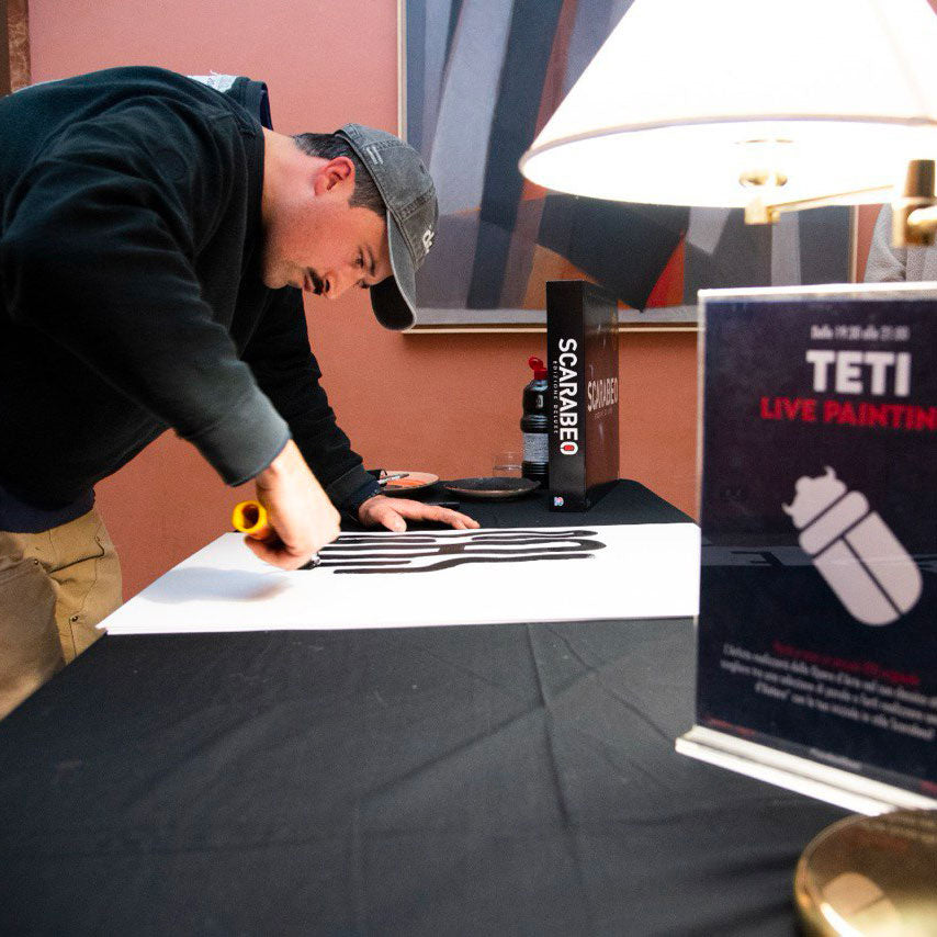 Teti (aka Matteo Piccolo) realizza un Live Painting per Scarabeo presso Palazzo Bovara, Milano